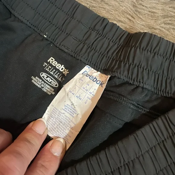 Women’s Reebok Gym Shorts ( Large ) - Picture 3 of 3